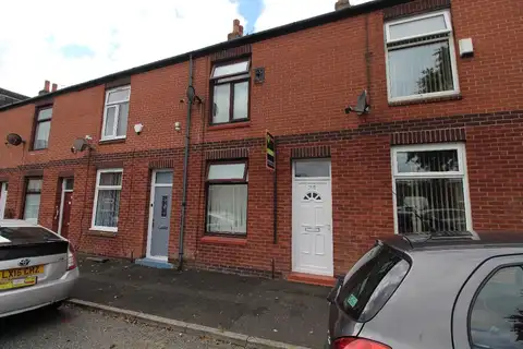 3 bedroom terraced house, Talbot Street, Rochdale OL11