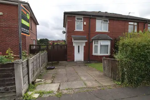 3 bedroom semi-detached house, Longhill, Rochdale OL11